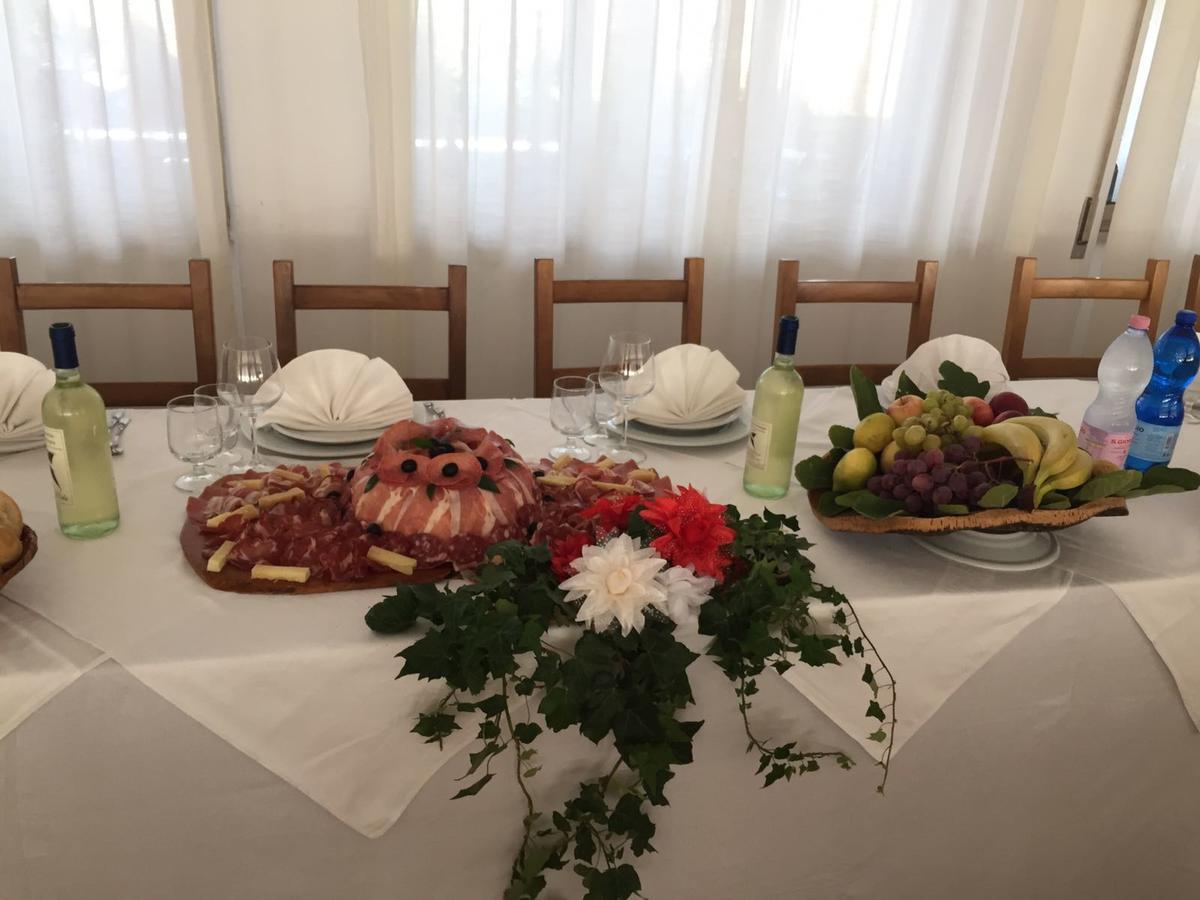Hotel La Vela Валедория Екстериор снимка