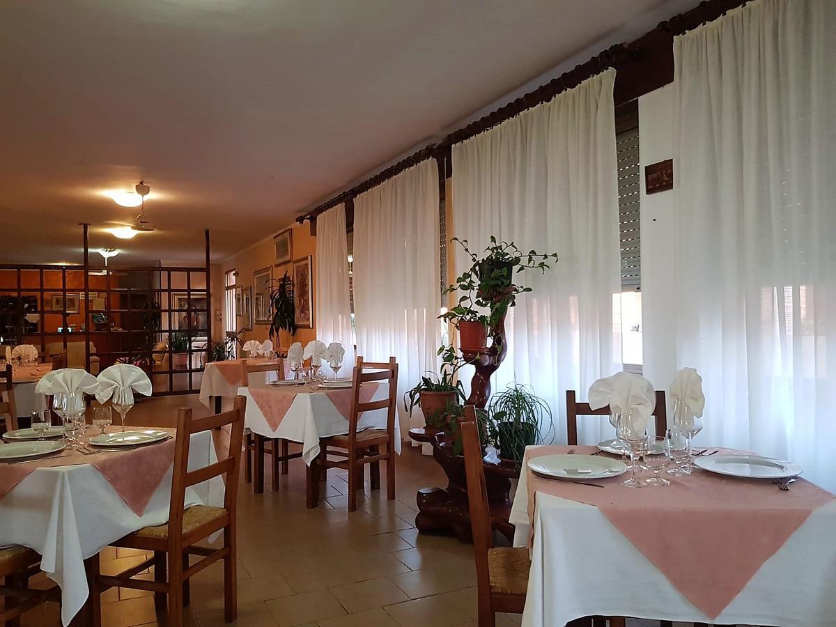 Hotel La Vela Валедория Екстериор снимка