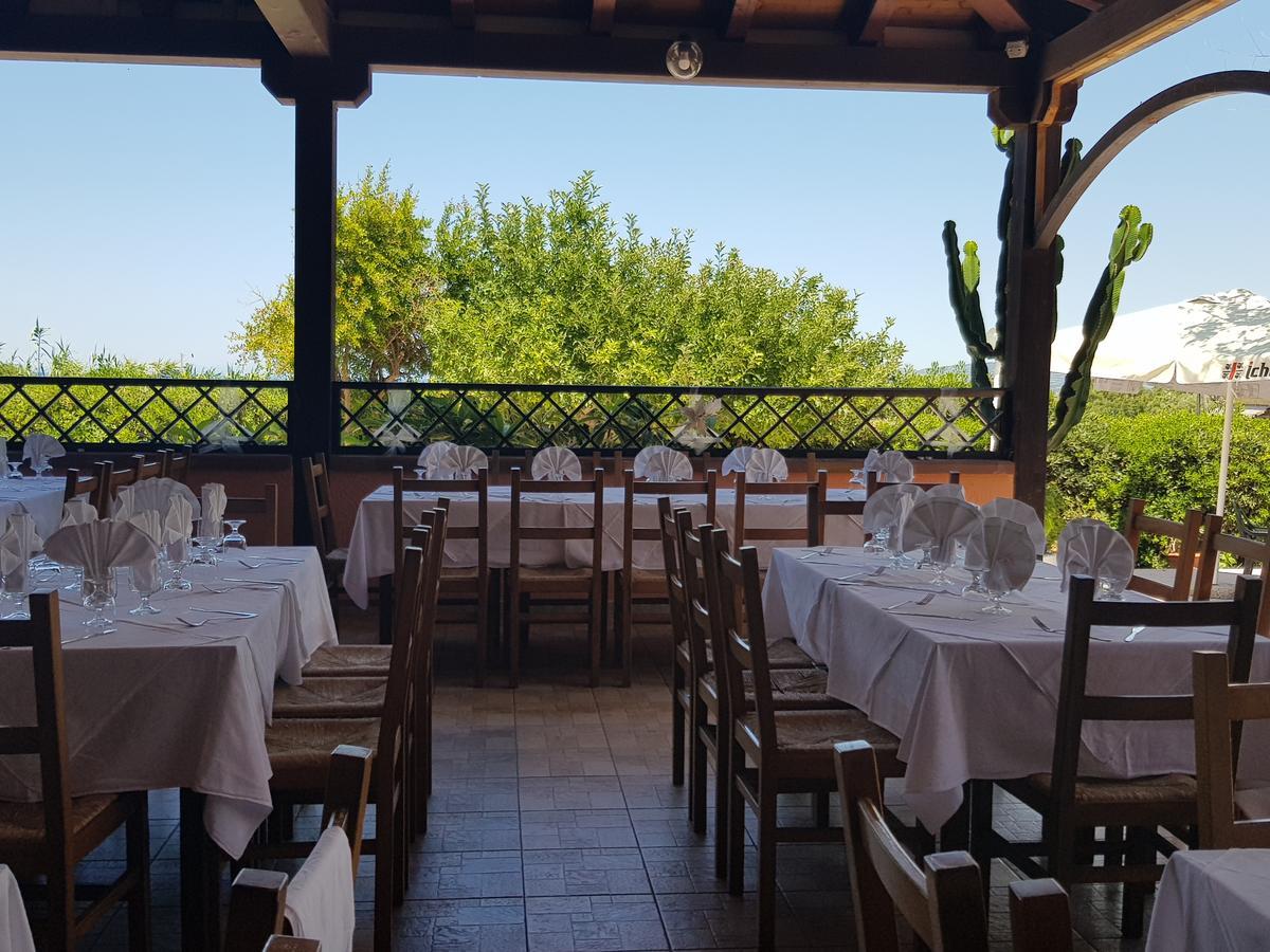 Hotel La Vela Валедория Екстериор снимка