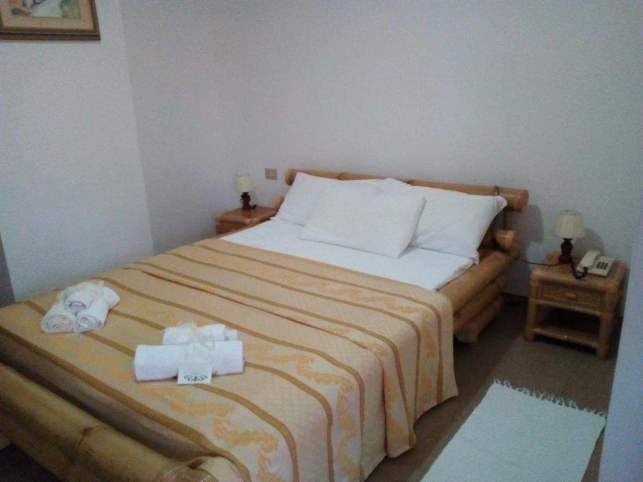 Hotel La Vela Валедория Екстериор снимка