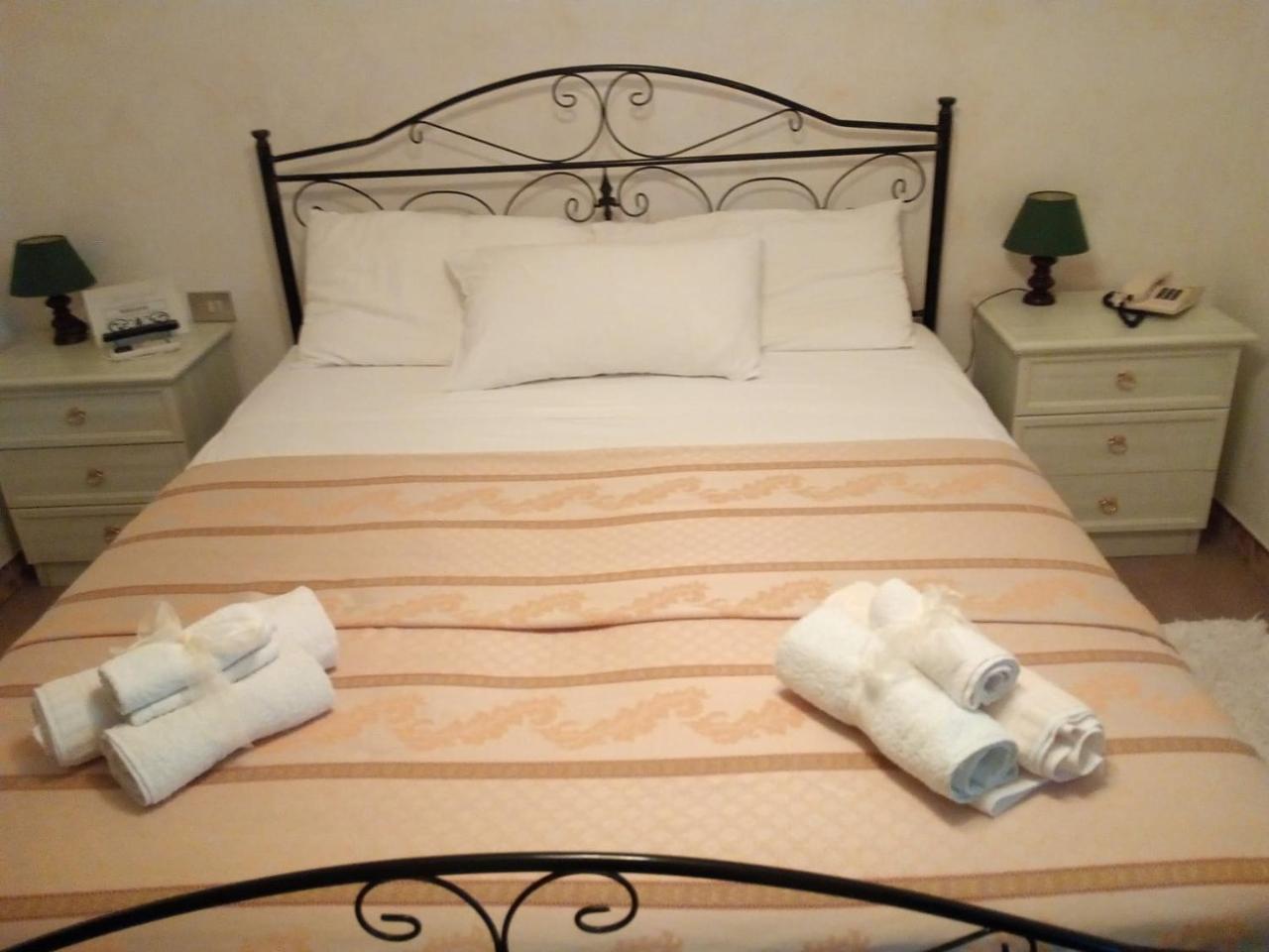 Hotel La Vela Валедория Екстериор снимка