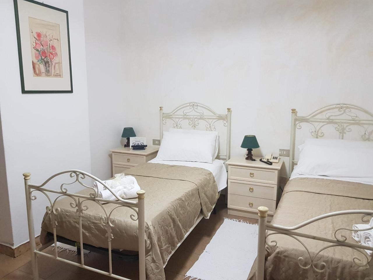 Hotel La Vela Валедория Екстериор снимка