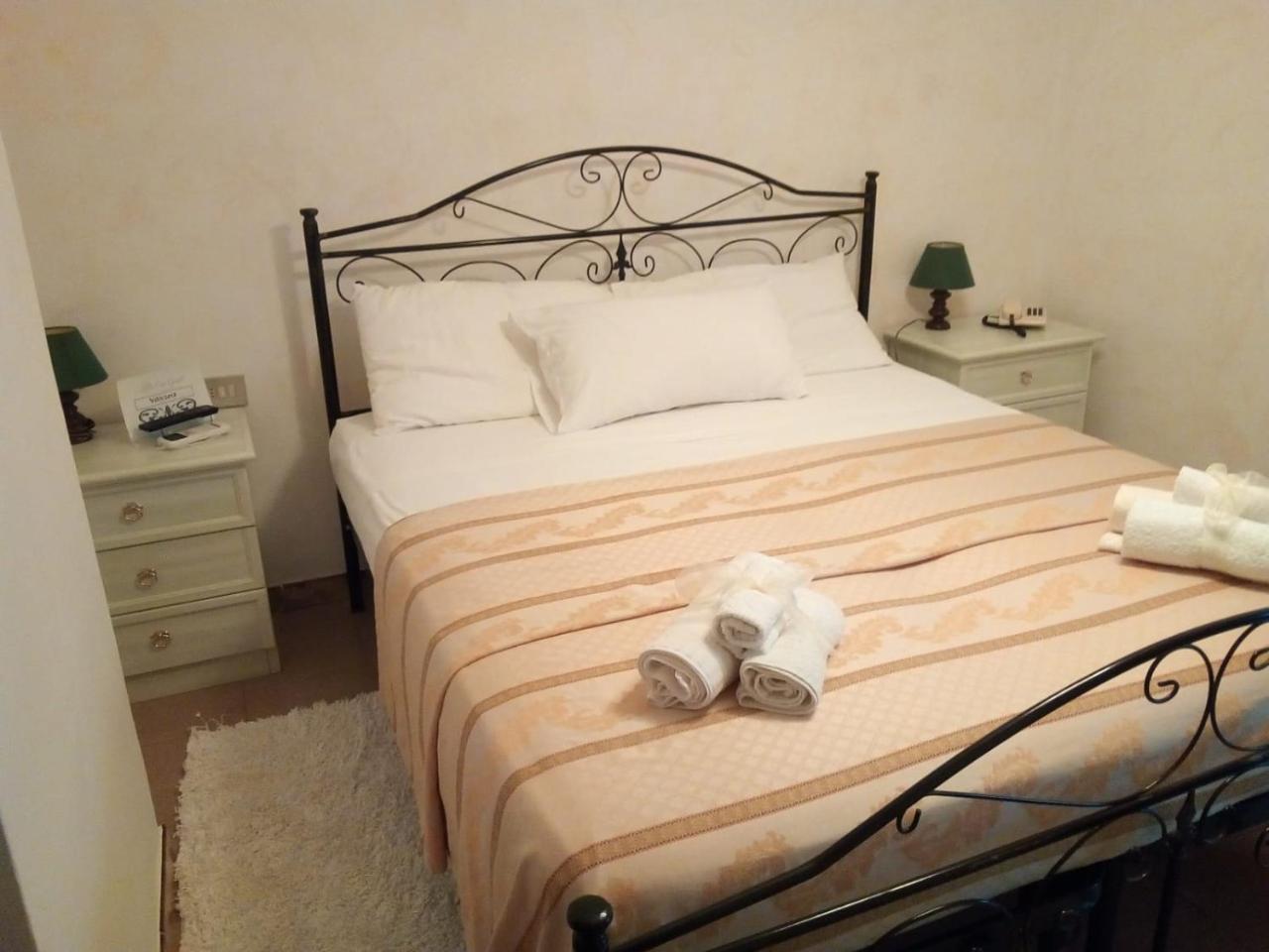Hotel La Vela Валедория Екстериор снимка
