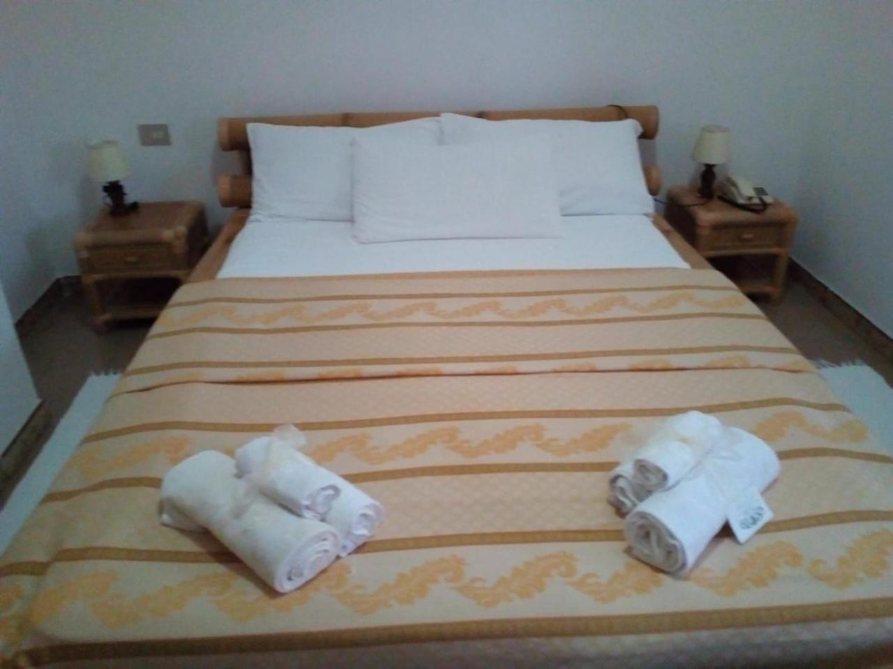 Hotel La Vela Валедория Екстериор снимка
