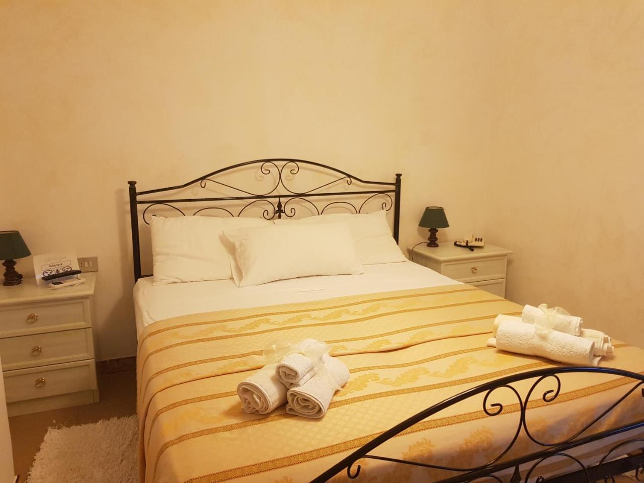 Hotel La Vela Валедория Екстериор снимка